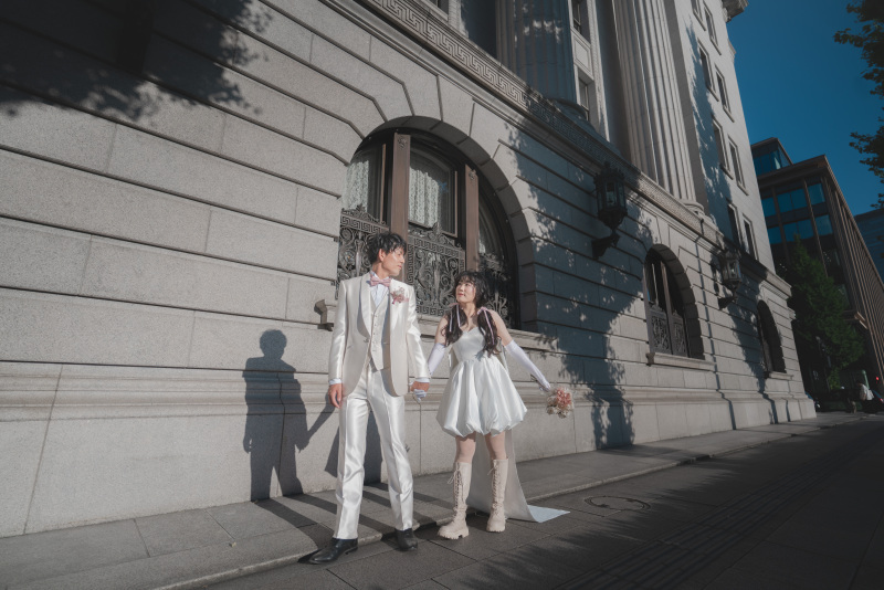 お昼間の撮影なので影も絵になっています