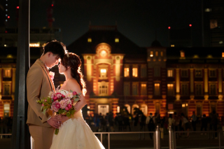 大都市の中心で