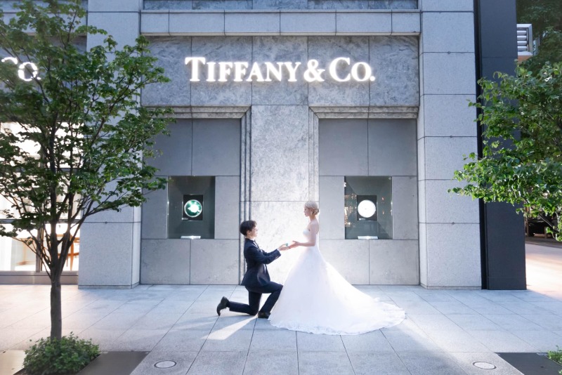 ティファニー前で