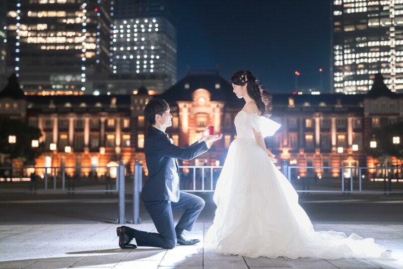 最後はプロポーズポーズで