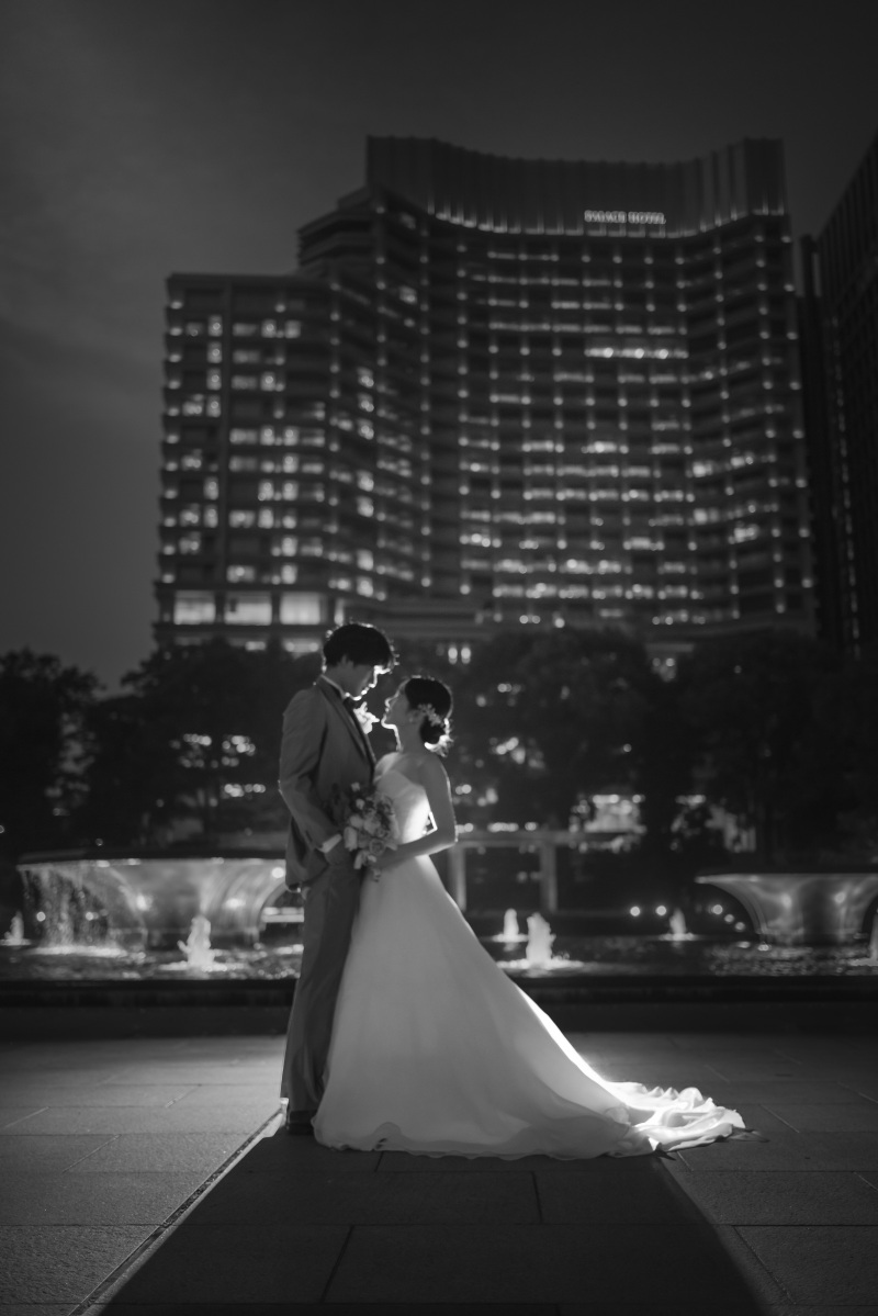 色調補正でモノクロに