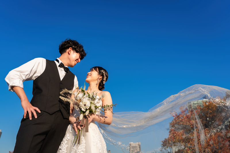 青空をバックに小物も使ってラストショット!