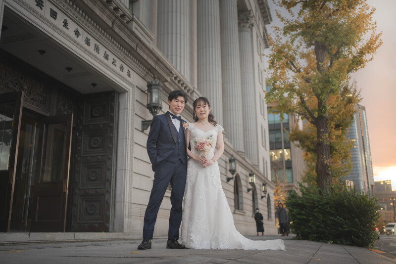 周遊中に見つけた歴史ある場所にてエレガンスに