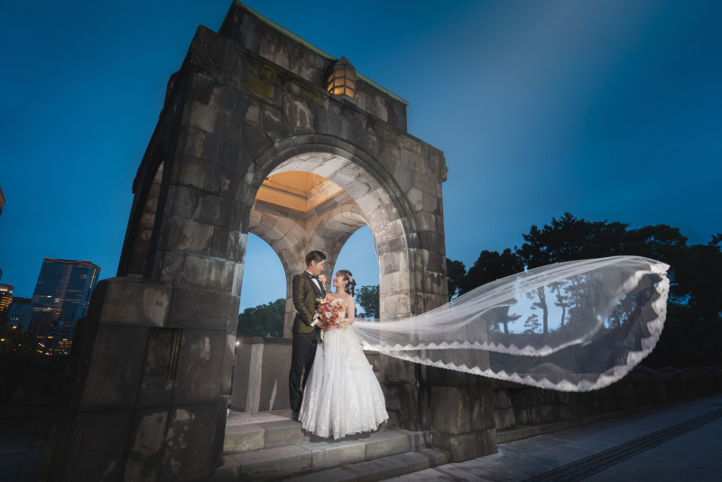 ベールをふわりとなびかせて撮影!