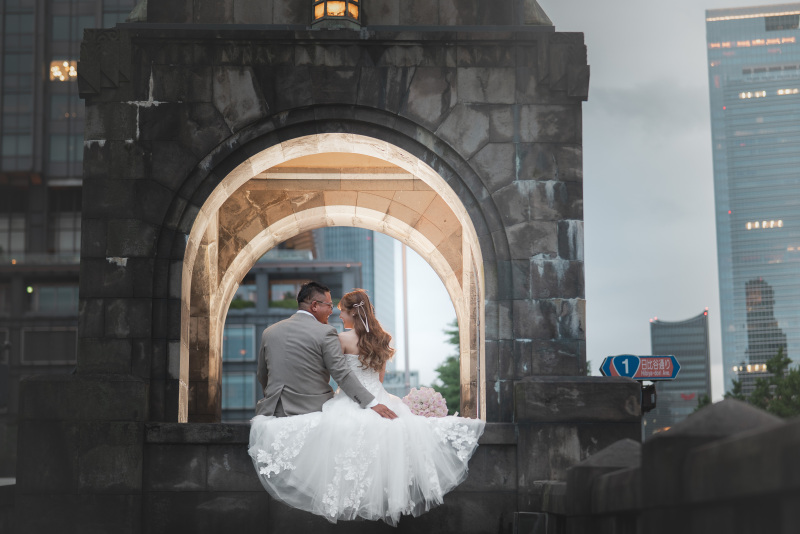 ドレスの広がりを活かして撮影することも