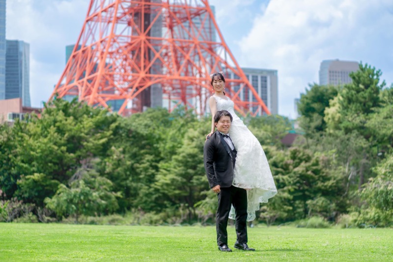 新郎様の肩に！