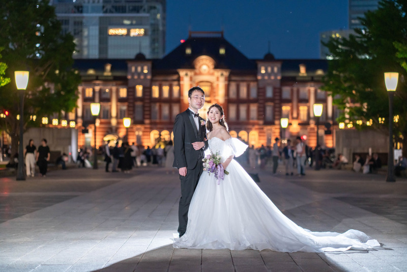 東京駅・丸の内駅舎前へ