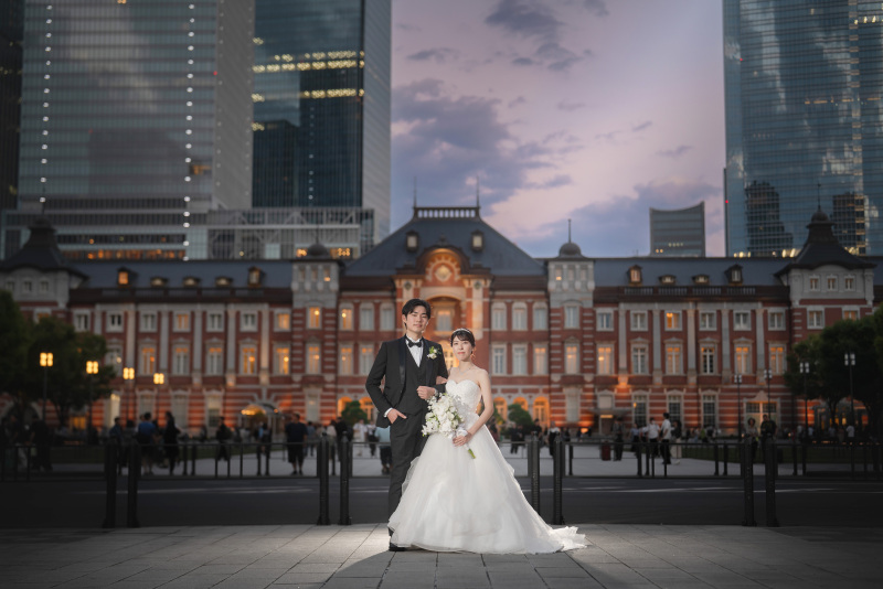 まさに王道！夕暮れ時の東京駅で幻想的な一枚