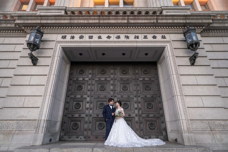 「明治生命館」の歴史ある建物