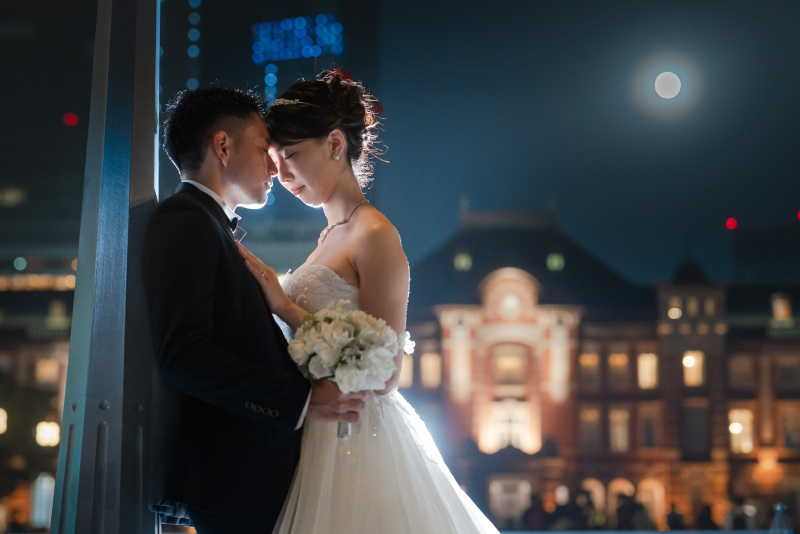 ラストカットはコツンとおでこをくっつけたポーズ。