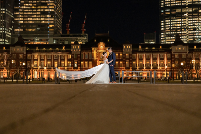 東京駅・丸の内駅舎前へ