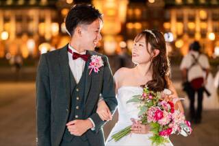 東京駅の街並みと共に