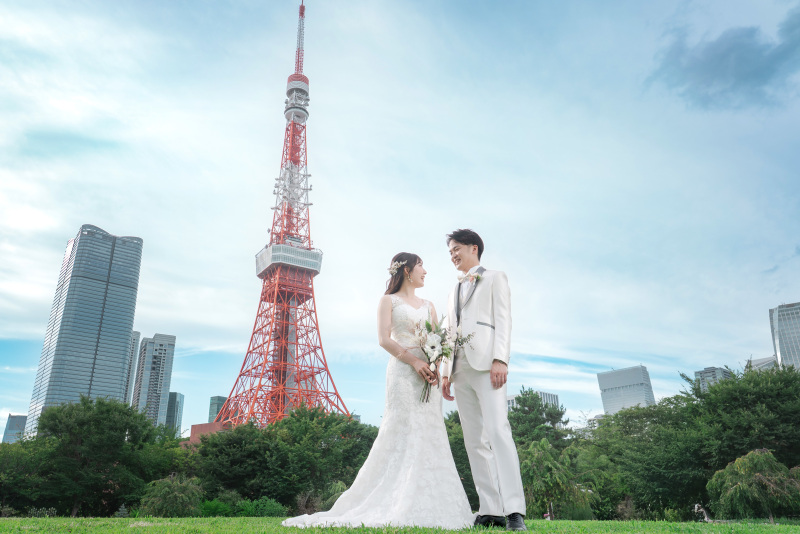 芝公園で東京タワーとともに