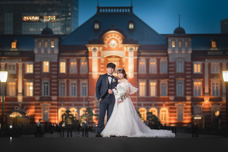 東京駅丸の内駅舎前での撮影に移ります