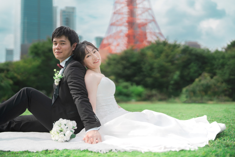 手を繋ぎながらの座りショット