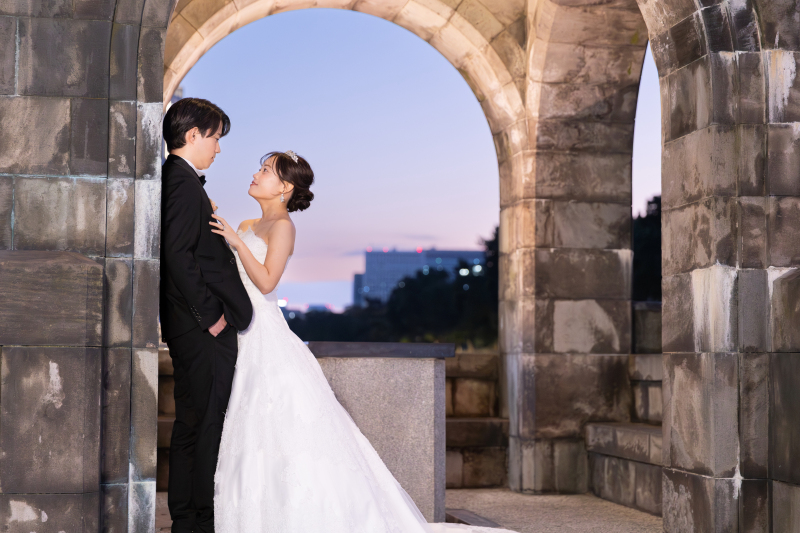 夕暮れの綺麗な景色をバックに