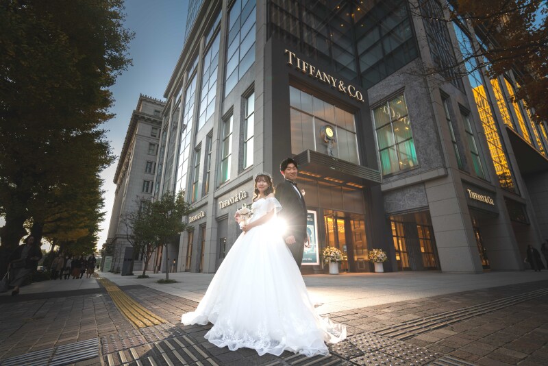 【東京駅・丸の内周遊前撮りフォトプラン|1ロケ追加】ロマンチックをふたりらしく