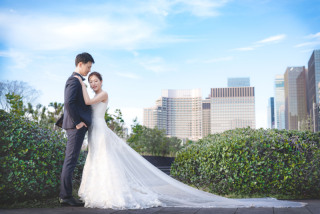 お話しさせていただく中で、おふたりのお人柄を知ると「こんなポーズは？」「こんなアングルは？」と、次々にアイデアが湧いてきます！撮影に慣れていなくても大丈夫、お客様からのリクエストも大歓迎！ 