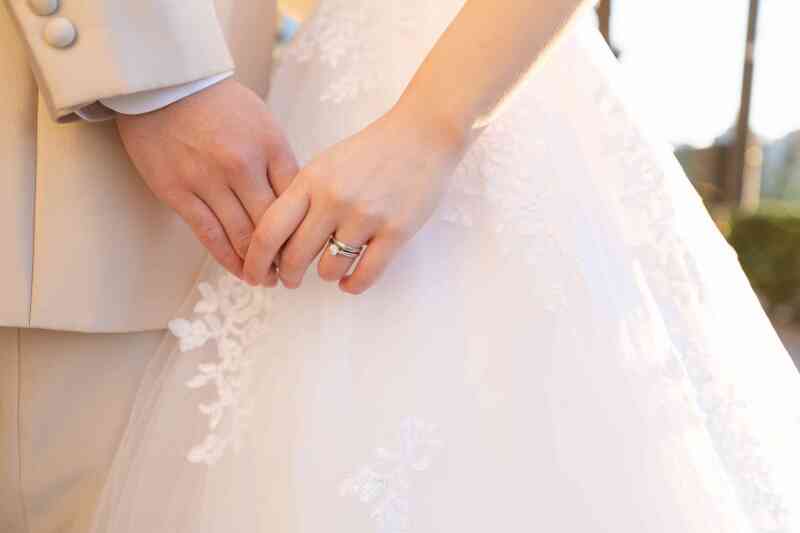 手と手が重なり合い・・・