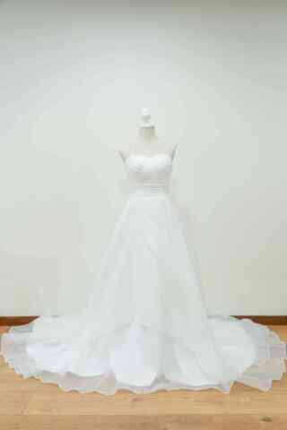 【Aラインウエディングドレス】１２−６