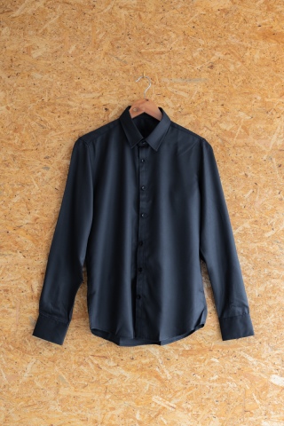 ワイシャツ・黒（※プラン内レンタルに含まれております）