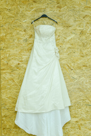 【Aラインウエディングドレス】１−２