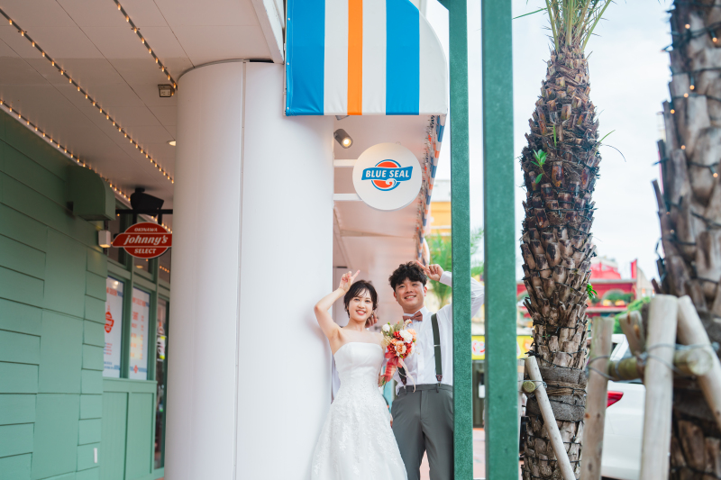 沖縄といえばブルーシール♬ロゴの下ではいチーズ！