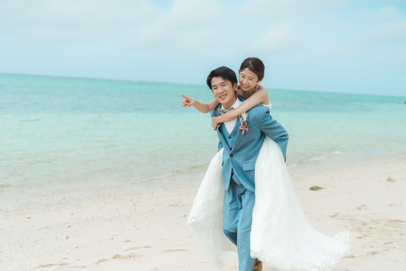 scene #7　ビーチではしゃぐ二人をパシャリ