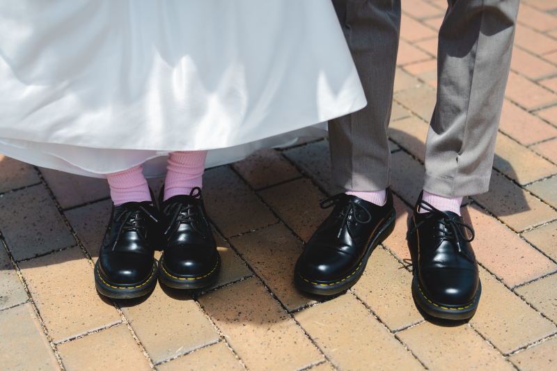 お揃いのピンクカラーの靴下とローファーで♬