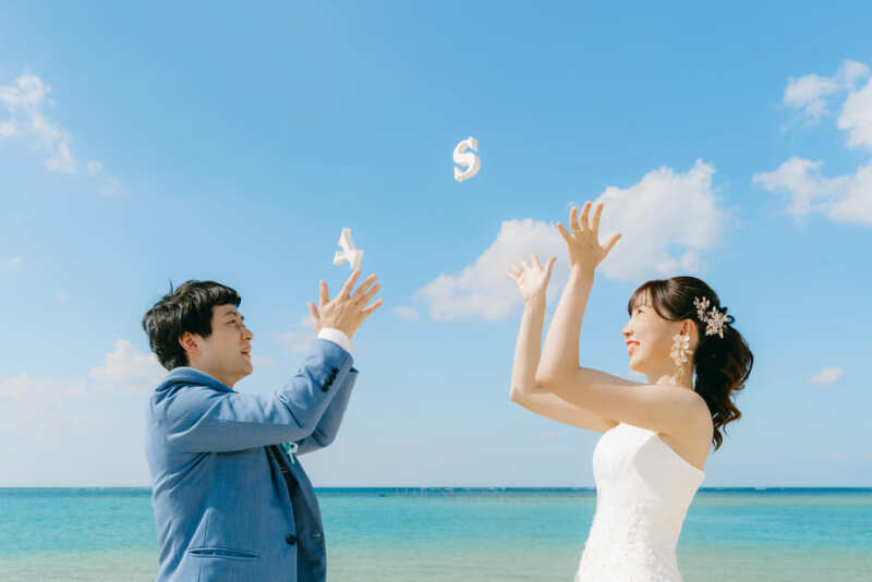 お互いのイニシャルを投げてパシャリ♩