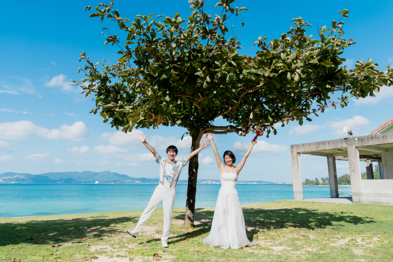 最後は海を背にバンザイ！！撮影お疲れ様でした♩