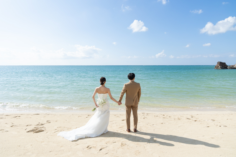 白い砂浜でそっと始まるファーストカット