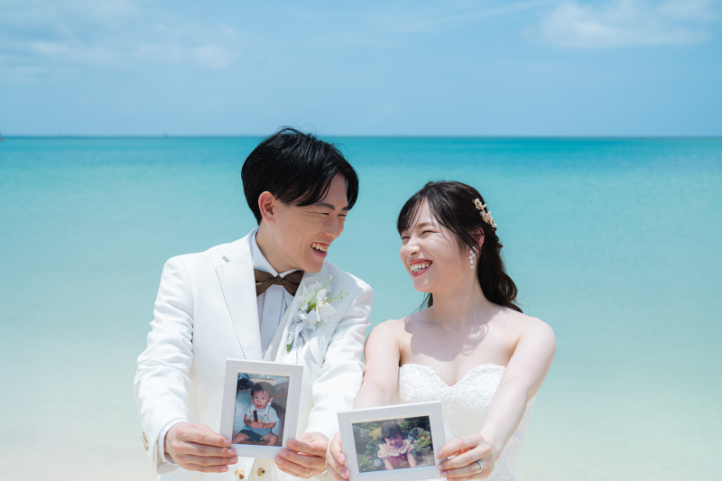 それぞれの幼少期の写真を持ち込んで今の自分と撮影