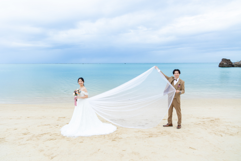 ベール越しに映る、やさしい海のブルー