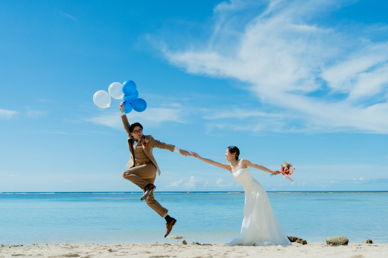 風船で飛ばされそう！ドラマのようなショット