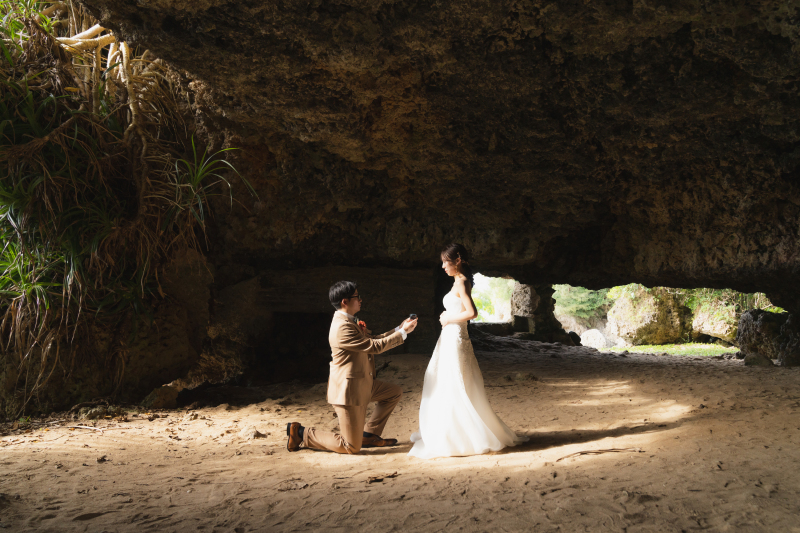 自然が作り出した岩場での特別なひとときをカタチに