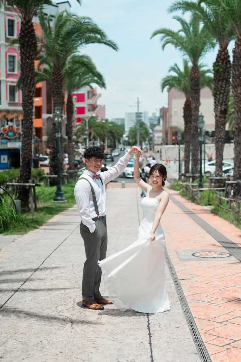 最後は手を取りダンスをしているようなショット！