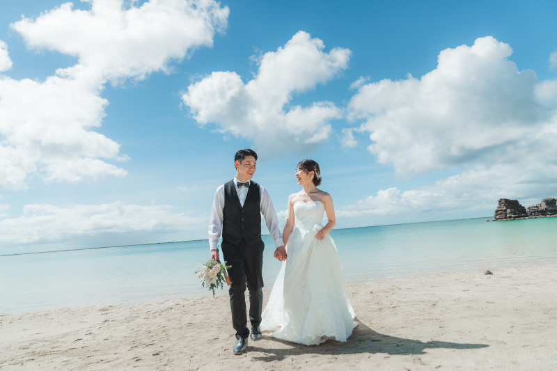 会話を楽しみながら波打ち際をゆっくりお散歩タイム