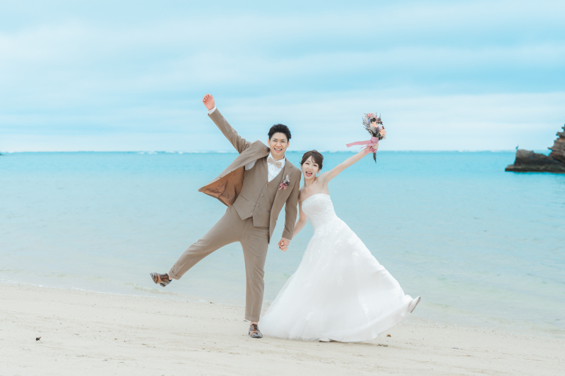 #7青く広い海を贅沢にブルー背景の様にして撮影◎