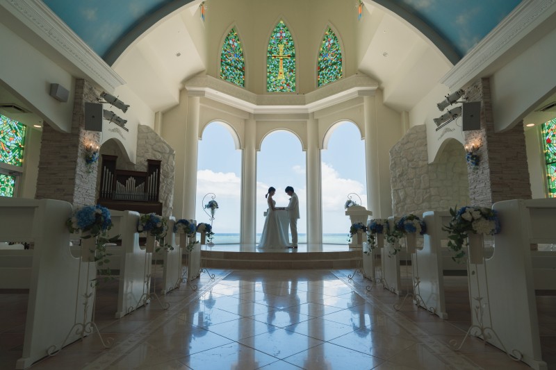 教会に満ちる景色の中で心重なるとき