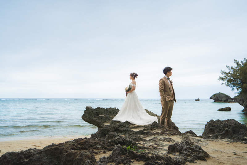 自然から作られた岩場でクールな印象の一枚。