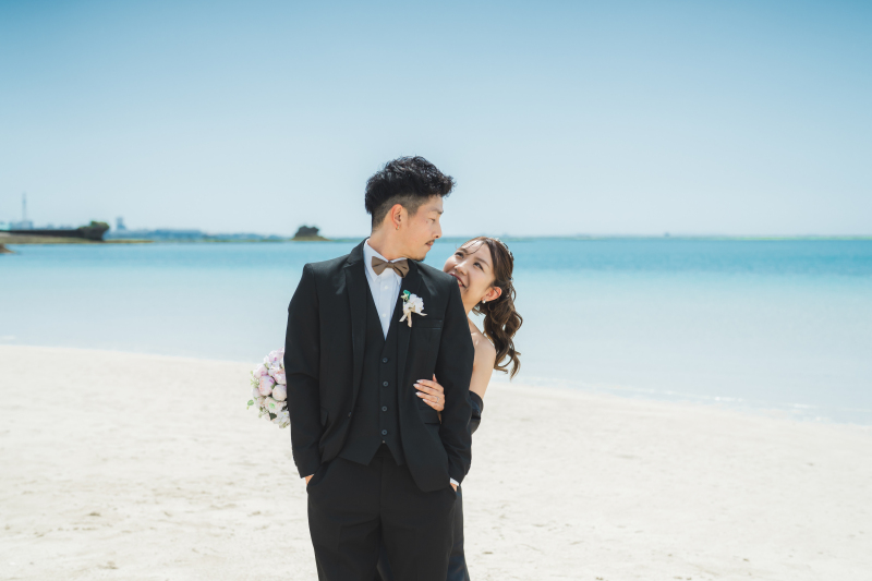 ブラックドレスとブラックタキシードで揃えて♪