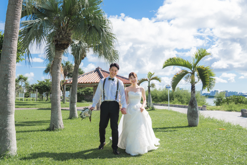 沖縄に来たら欠かせない！ヤシの木スポットでの撮影