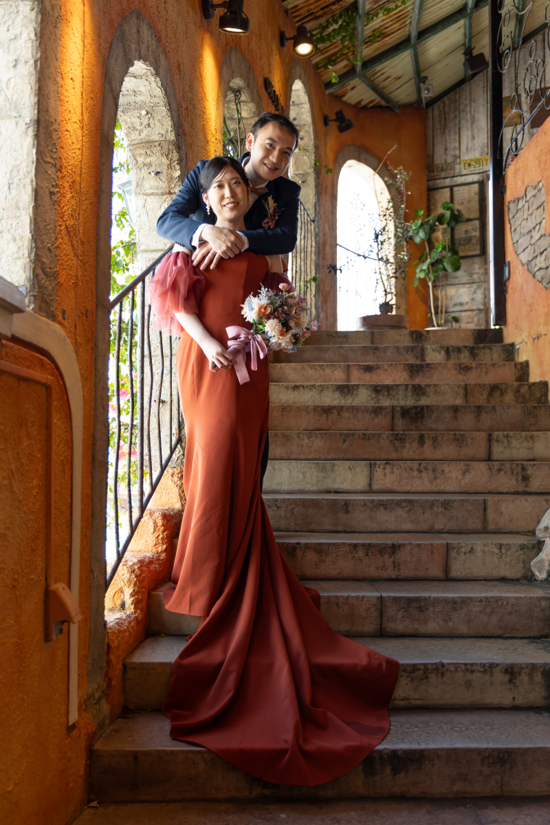 色鮮やかな場所だからこそカラードレスで撮影を