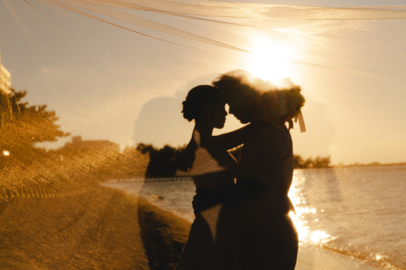 ビーチ・グリーン・サンセットどのロケーションでも撮影できるお得なプランも◎その日その時の美しい景色をそのまま切り取ったかのような写真を叶えます。沖縄の様々なロケーションでおふたりだけの素敵な思い出を。