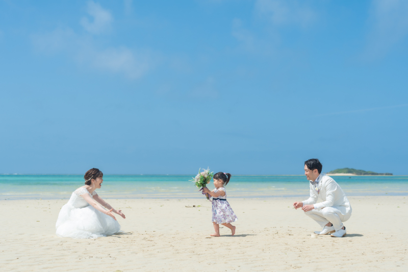 ♬ベビーシッター付きで安心♬【天然ビーチ＋with家族撮影コミコミ130カット】◉全データ納品｜衣裳｜ヘアメイク《追加料金不要》