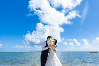 【3・4月撮影日限定！通常88,000円⇨68,000円】沖縄ビーチ撮影コミコミ100カット《全データ納品｜衣装｜ヘアメイク付》