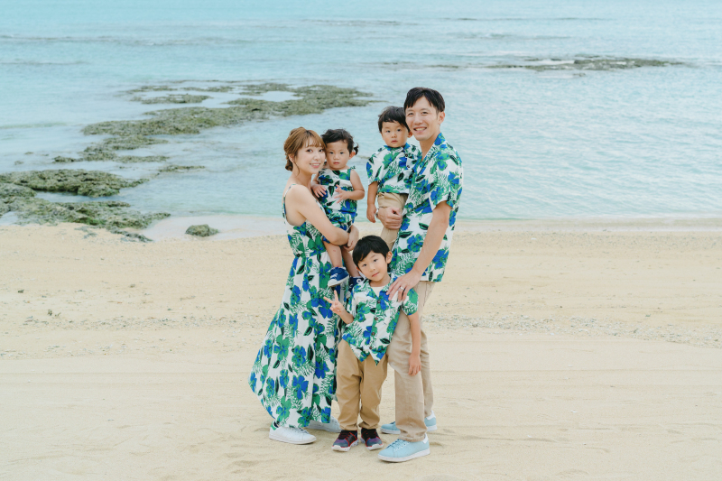 沖縄旅行やハネムーンの記念に♪【私服で撮影｜カジュアルフォトプラン】ビーチ撮影50カット ◉撮影全データ納品付き