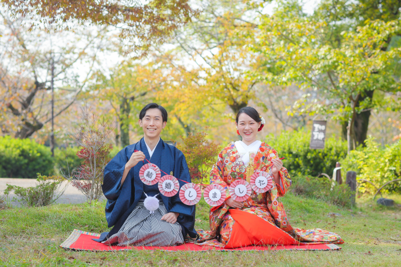 賑やかな中お正座ショット