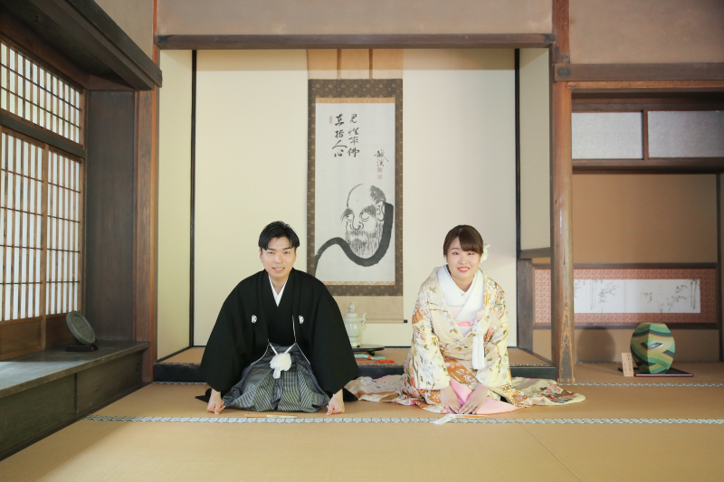 正座からスタート!